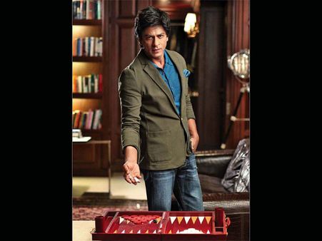 OMG: This Famous Actress Got Uncomfortable While Getting Romantic With Shahrukh Khan