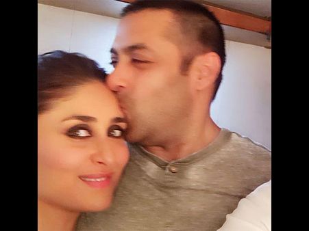 ADORABLE! Salman Khan Plants A Big Kiss On Kareena Kapoor's Forehead [PICS]
