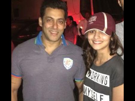 SHAANDAAR NEWS: Alia Bhatt To Romance Salman Khan?