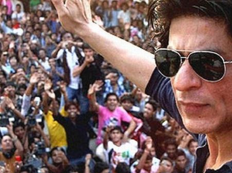 Good News! Shahrukh Khan To Treat Fans On His 50th Birthday