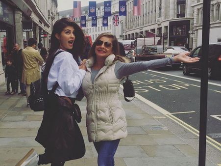 Pics! Jacqueline Fernandez Goes Shopping In London