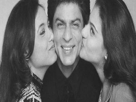 Shahrukh Khan Goes Nostalgic Over Kuch Kuch Hota Hai, Shares Kissing Pic!