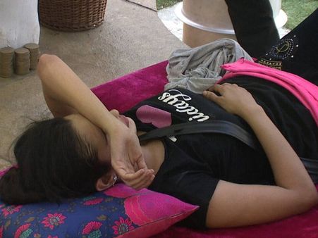 Bigg Boss 9: Yuvika Chaudhary Faints During Task! [PHOTO]
