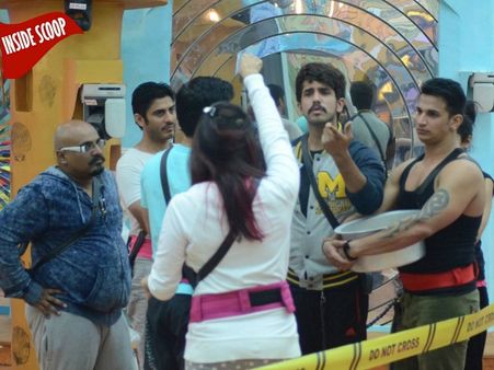 Bigg Boss 9: Suyyash Rai And Kishwer Merchant's First Fight, Both End Up Crying!