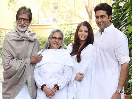 ALL IS NOT WELL: Abhishek And Jaya Bachchan Spotted At Lilavati Hospital