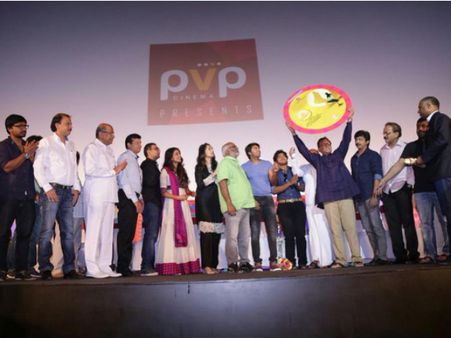 Inji Idupazhagi Audio Launch Live Updates: Anushka Is A Combination Of Kamal Haasan & Vikram!