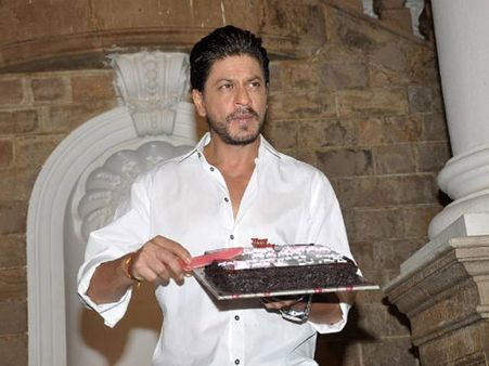 Must Read: Shahrukh Khan Will Celebrate His 50th Birthday In A Grand Way