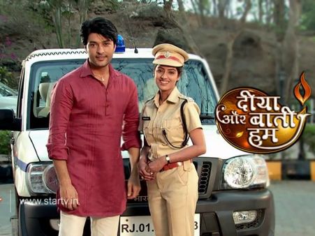 Diya Aur Baati Hum: Sooraj Opens New Shop; Bhabho Is Not Happy