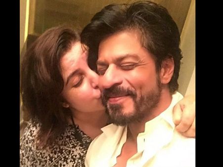 As Sweet As Sugar: Shahrukh Khan Gets 'BIRTHDAY KISS' From Bestie Farah Khan