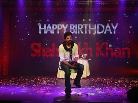 Shahrukh Khan Gets Too Emotional On His 50th Birthday!