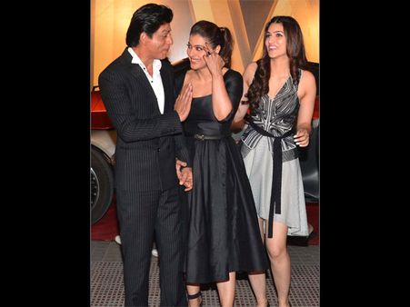 VERY INTERESTING! This Is What Kriti Sanon Revealed About Dilwale Co-Star Shahrukh Khan