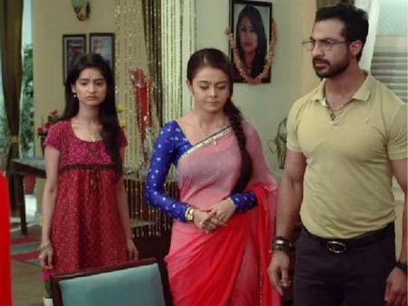 Saath Nibhana Saathiya: After Kokila, Gaura Tries To Kill Ahem; Gopi Jumps Into Fire To Save Ahem!