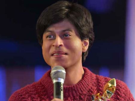 Shahrukh Khan Says His Movie Fan Should Never Come An To End