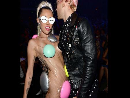 Miley Cyrus & Jared Leto In A Friends With Benefits Relationship? Read Here!