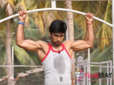 Real Commonwealth Players Help Atharvaa To Shape Up For 'Eetti'