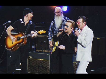 Eagles Of Death Metal Return To Paris After The Deadly Attack, Join U2 On Stage