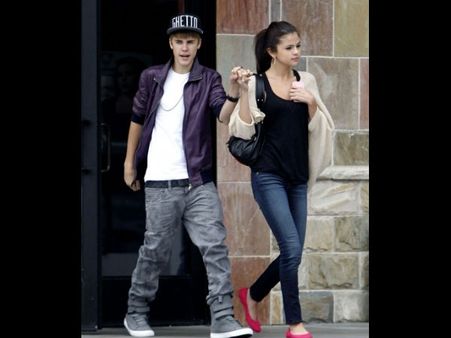 Selena Gomez Thinks Justin Beiber's New Crush Is “Silly”!