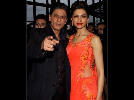OMG! Deepika Padukone Not Happy With Shahrukh Khan's Comment On Bajirao Mastani
