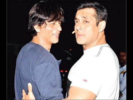 BEST FRIENDS! Shahrukh Khan Planning To Postpone Raees For Salman Khan's Sultan?
