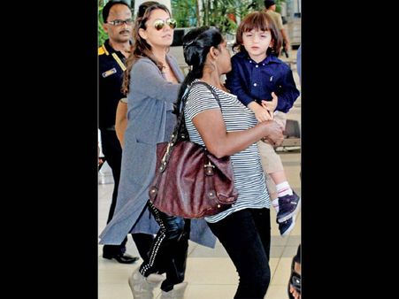 HOW CUTE! AbRam Was clapping While Watching Dad Shahrukh Khan's Dilwale, Reveals Gauri Khan