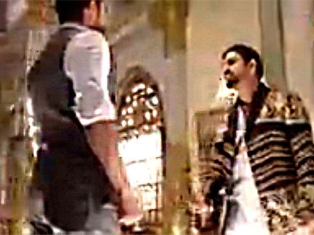 Ek Tha Raja Ek Thi Rani: Gayatri To Romance Ranaji; Raaj Mata Kidnapped!