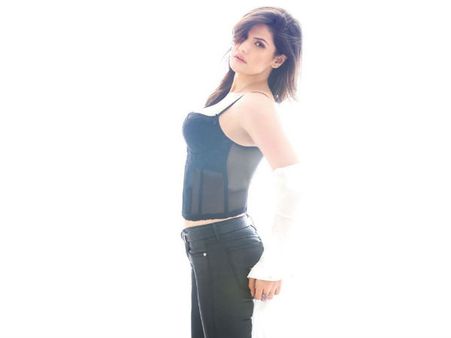 SHAMEFUL! Zareen Khan Didn't Gatecrash Filmfare Award Function; Read Exactly What Happened!