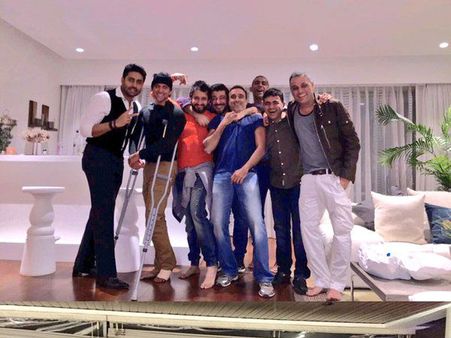 OH NO! This Pic Of Hrithik Roshan With Crutches Will Leave You In Tears