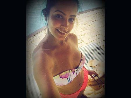 Wow! Anita Hassanandani Looks Hot In Beachwear; Enjoys Holiday In Bali