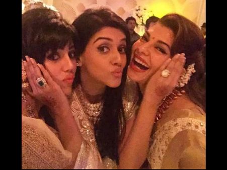 VIDEO! Jacqueline Fernandez's HOT Moves At Asin's Reception Party