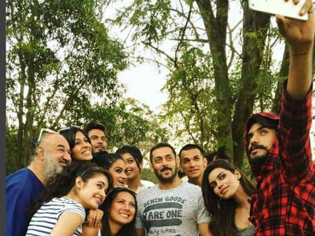 Post Bigg Boss 9: Salman Khan Parties With Prince Narula, Keith Sequeira, Kishwer-Suyyash - PICS