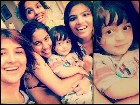 New Picture Of Shahrukh Khan's Son AbRam, Surrounded By Pretty Girls!