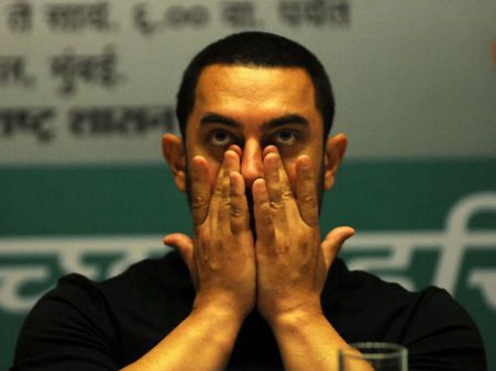 OH NO! Aamir Khan Is Dangerously Playing With His Health For Dangal