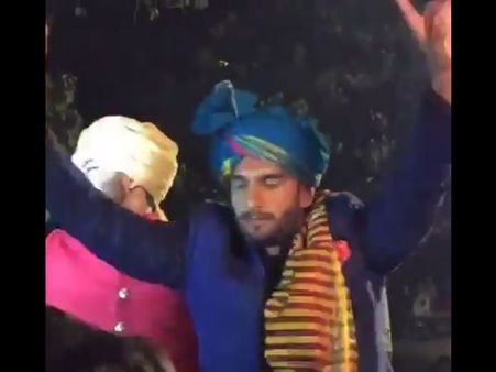 MUST WATCH: Ranveer Singh's HILARIOUS Dance At Friend's Wedding!