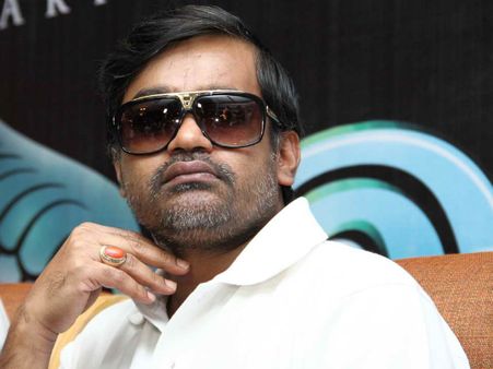 Selvaraghavan's Next Is Not A Remake Of 'Nenjam Marappathillai'!