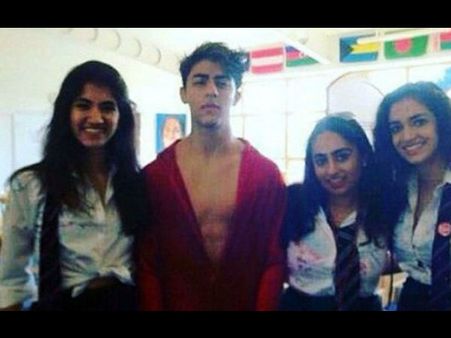 HOT: SRK's Son Aryan, Posts Unzipped Pic Surrounded By Three Lovely Girls!