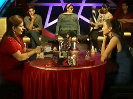 Bigg Boss 9: Whoa! Tarot Card Reader Gives The Name Of The Winner!