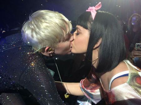 What's With Miley Cyrus Kissing Women? Must See These Pics!