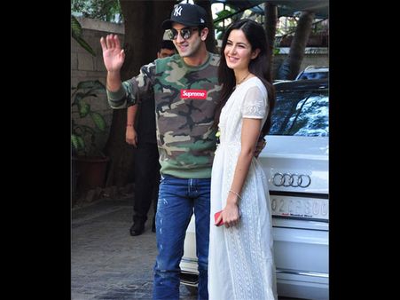 SECRET MEETING: Ranbir Kapoor & Katrina Kaif Meet Post Break-up At Their Old Apartment