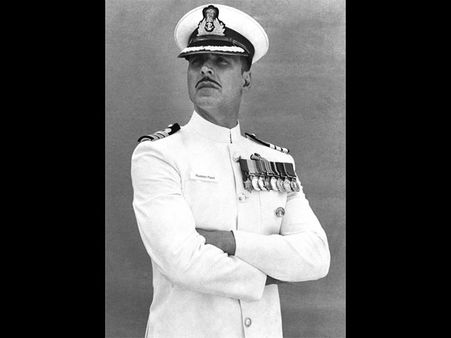 First Look Of Akshay Kumar In Rustom!