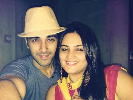 Something UNEXPECTED Happened When Pulkit Samrat Met Wife Shweta At Arpita Khan's Baby Shower