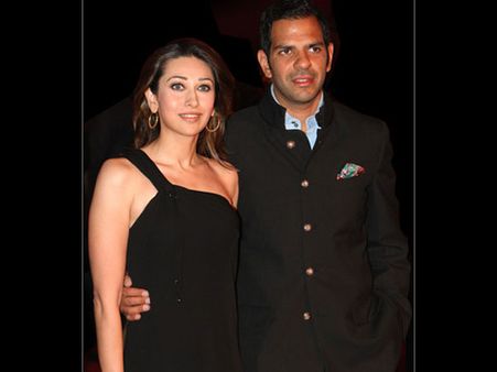 SHAMEFUL: Sanjay Kapur Told His Mother To SLAP Karisma Kapoor!