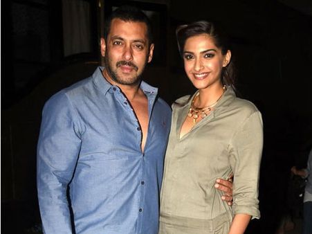 Salman Khan & Sonam Kapoor Go On A Date-night!