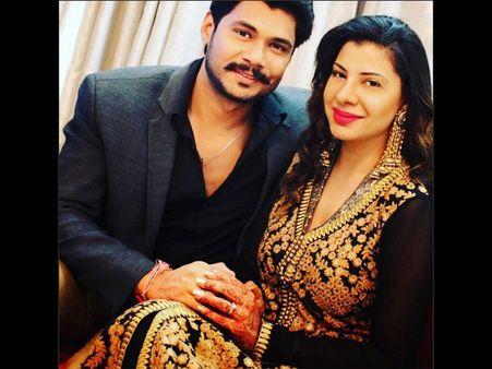 Ex-Bigg Boss Contestant Sambhavna Seth Gets Engaged; Elli Avram, Sana Khan, Diandra Soares Wish-PICS