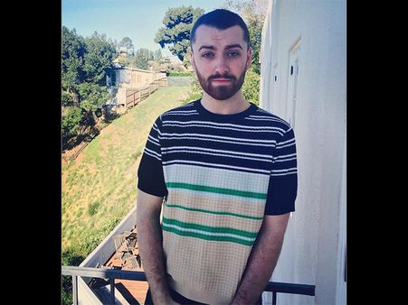 Fans Surprised By This Picture, Shows Sam Smith's Extreme Weight Loss!