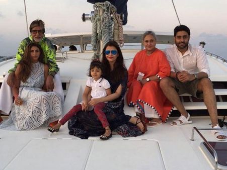 BEST FAMILY PICTURE: Aishwarya, Aaradhya & The Bachchans Enjoy The Boat Ride In Maldives