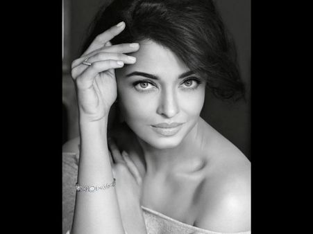Timeless Beauty! Aishwarya Rai Bachchan Looks Flawless In This New Photoshoot!