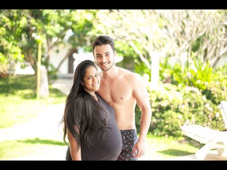 Salman Khan's Sister Arpita Khan's Pic With Her Husband Will Make You Go Awww!