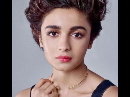 COZY AND MODERN! This Is How Alia Bhatt's New House Looks Like!