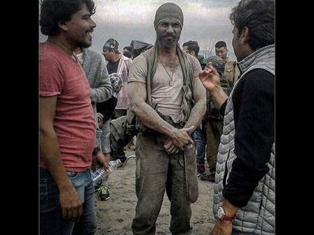 Too Intense To Recognize: Shahid Kapoor's Latest Picture From The Sets Of Rangoon!