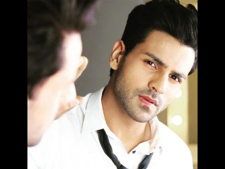 Yeh Hai Mohabbatein’s ACP Abhishek Aka Vivek Dahiya In Ekta Kapoor’s Next!